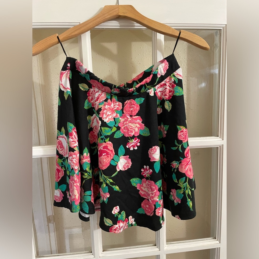 Mini floral skirt black with roses